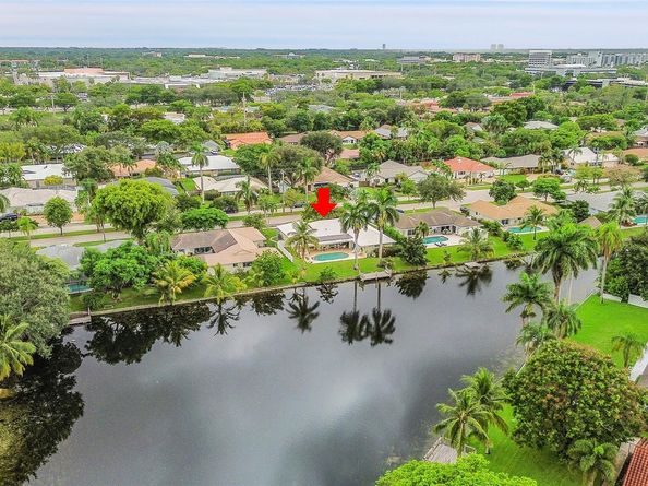 240 El Dorado Pkwy, Plantation FL 33317
