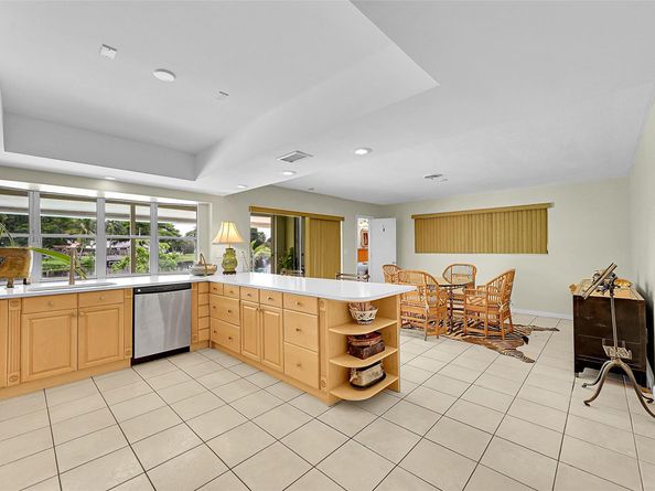 240 El Dorado Pkwy, Plantation FL 33317