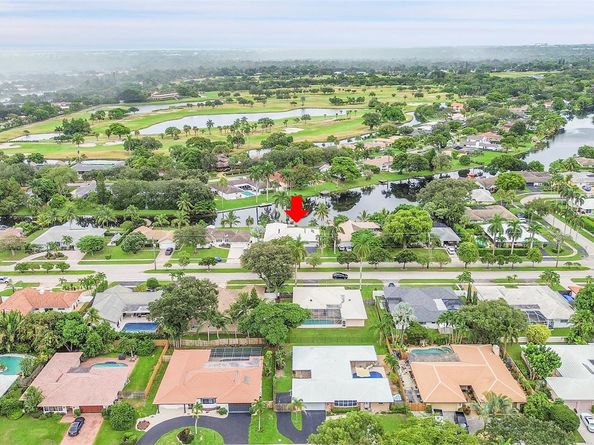 240 El Dorado Pkwy, Plantation FL 33317