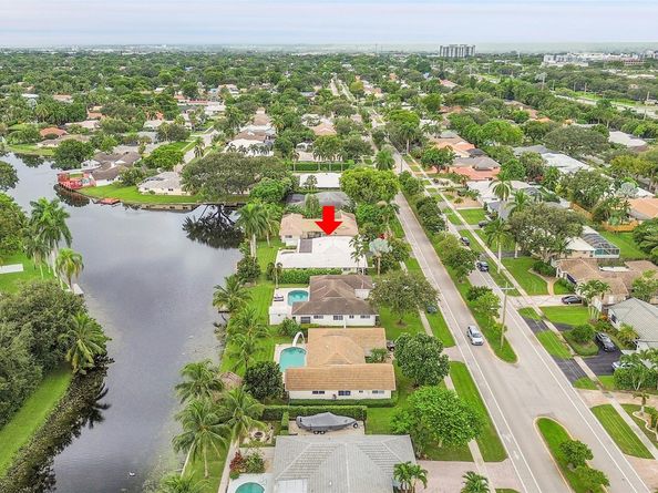 240 El Dorado Pkwy, Plantation FL 33317