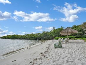 200 Scotia Drive 305, Hypoluxo FL 33462