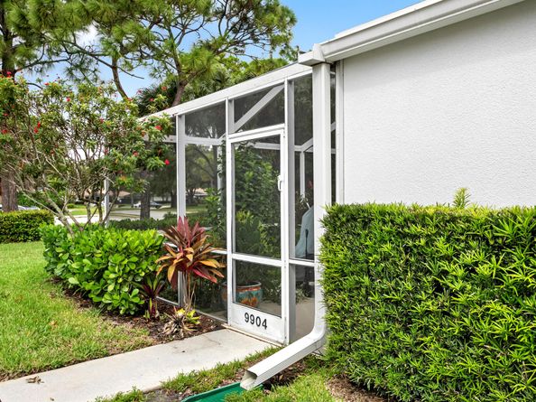 9904 Chapman Oak Court, Palm Beach Gardens FL 33410