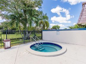 7546 Courtyard Run E, Boca Raton FL 33433