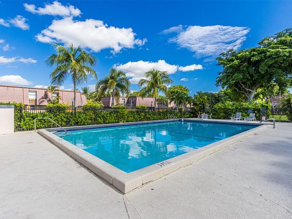 7546 Courtyard Run E, Boca Raton FL 33433