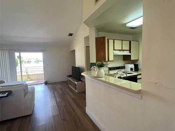 3421 NW 44th St 205, Lauderdale Lakes FL 33309