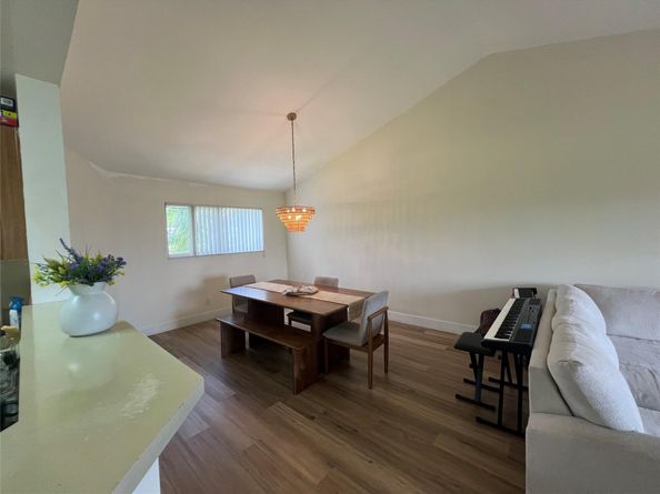 3421 NW 44th St 205, Lauderdale Lakes FL 33309