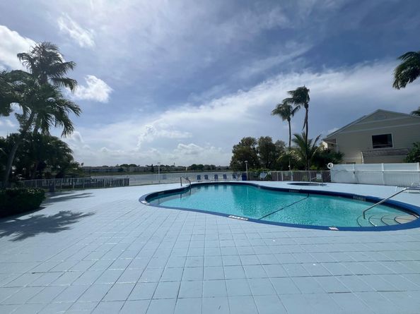 3421 NW 44th St 205, Lauderdale Lakes FL 33309