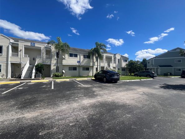 3421 NW 44th St 205, Lauderdale Lakes FL 33309