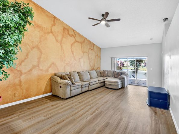 8451 Logia Circle, Boynton Beach FL 33472