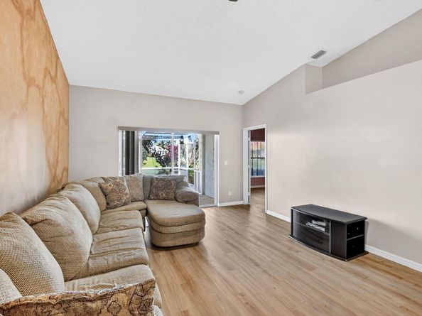 8451 Logia Circle, Boynton Beach FL 33472
