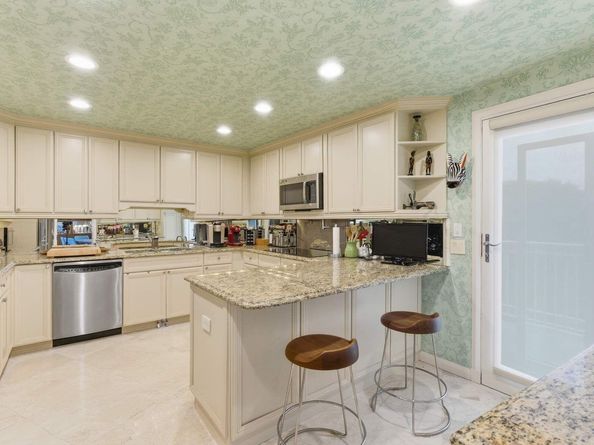 100 Royal Palm Way F4, Palm Beach FL 33480