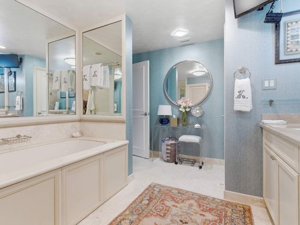 100 Royal Palm Way F4, Palm Beach FL 33480