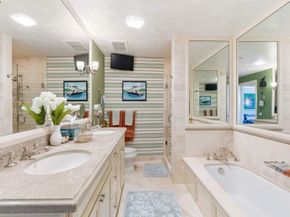 100 Royal Palm Way F4, Palm Beach FL 33480