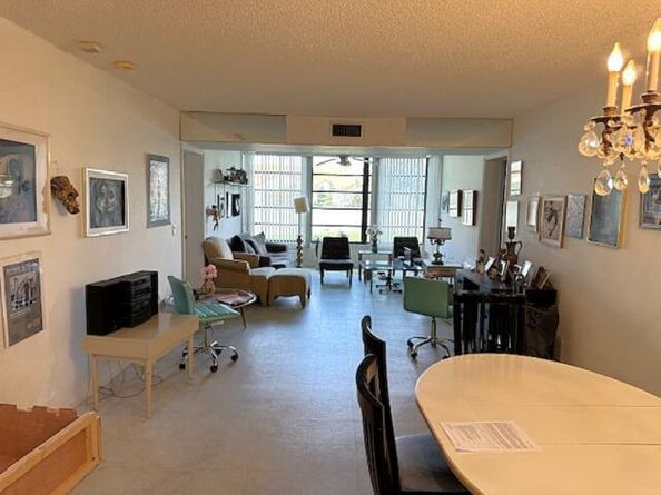 3516 Whitehall Drive 101, West Palm Beach FL 33401