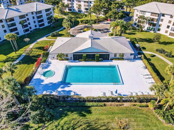 3516 Whitehall Drive 101, West Palm Beach FL 33401