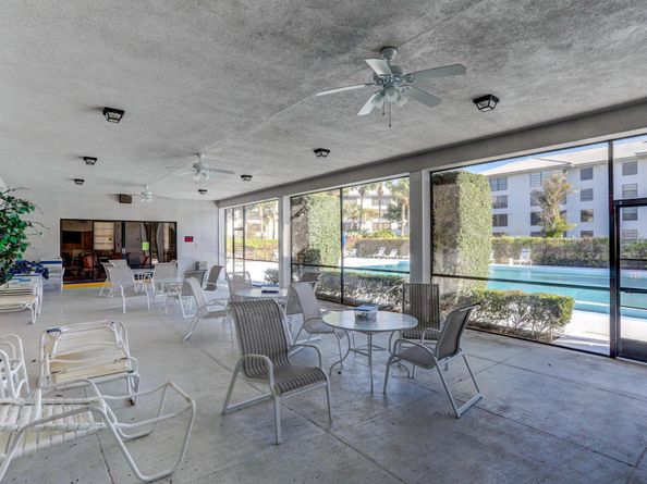 3516 Whitehall Drive 101, West Palm Beach FL 33401