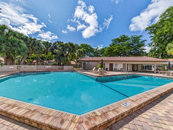 660 Deer Creek Edgewater Drive, Deerfield Beach FL 33442