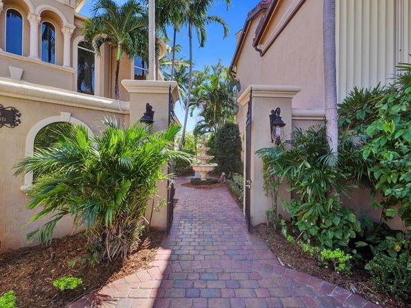 612 Admirals Way, Delray Beach FL 33483