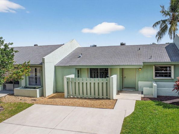 20 Camden Lane, Boynton Beach FL 33426