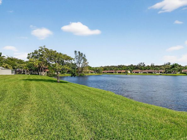 20 Camden Lane, Boynton Beach FL 33426