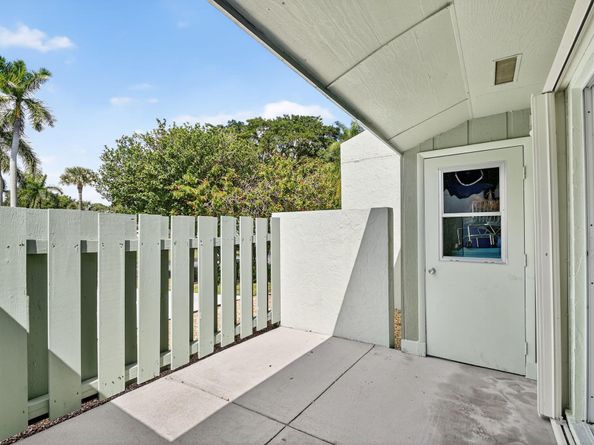 20 Camden Lane, Boynton Beach FL 33426