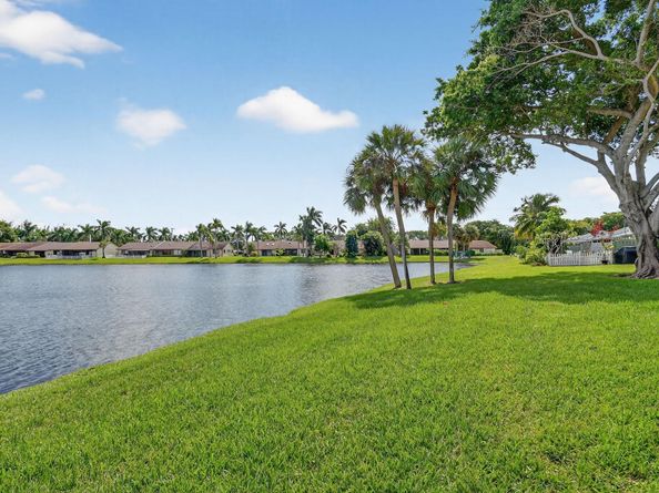 20 Camden Lane, Boynton Beach FL 33426