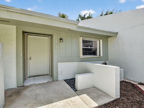 20 Camden Lane, Boynton Beach FL 33426