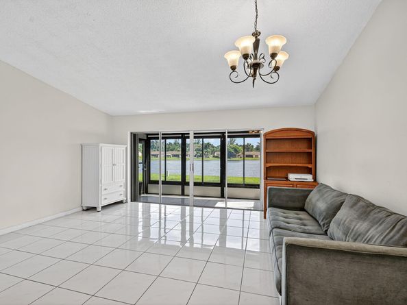 20 Camden Lane, Boynton Beach FL 33426