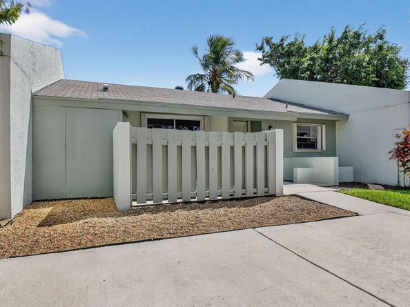 20 Camden Lane, Boynton Beach FL 33426