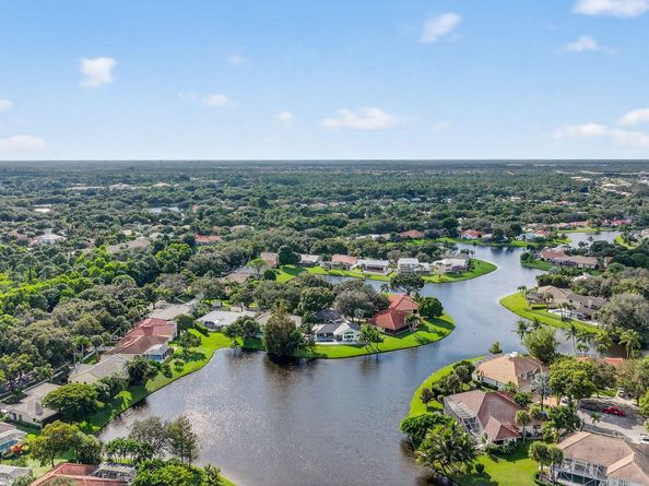 6333 Winding Lake Drive, Jupiter FL 33458