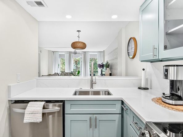 106 Royal Park Drive 3c, Oakland Park FL 33309