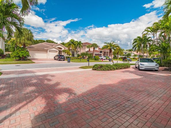 11804 Osprey Pointe Circle, Wellington FL 33449