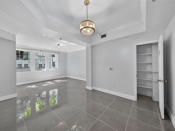 533 NE 3rd Ave 221, Fort Lauderdale FL 33301