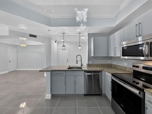 533 NE 3rd Ave 221, Fort Lauderdale FL 33301