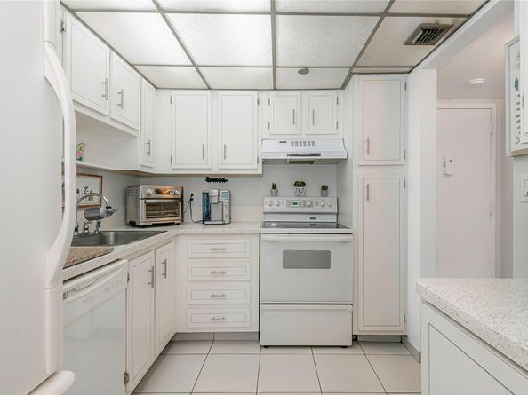 1300 Saint Charles Pl # L20 Pembroke Pines L20, Pembroke Pines FL 33026