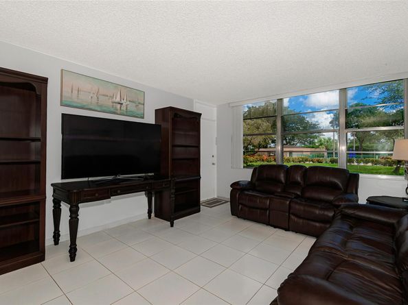 1300 Saint Charles Pl # L20 Pembroke Pines L20, Pembroke Pines FL 33026