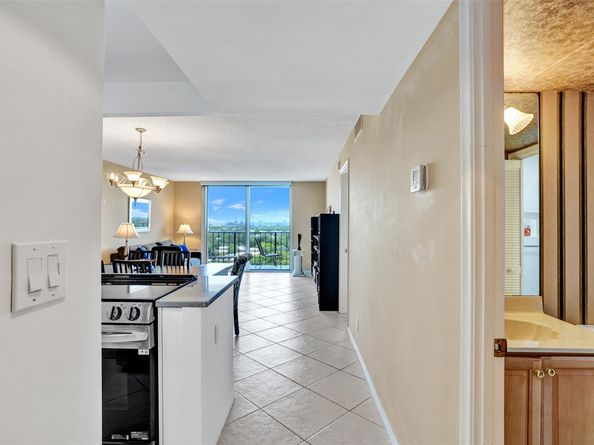 1800 N Andrews Avenue 12B, Fort Lauderdale FL 33311