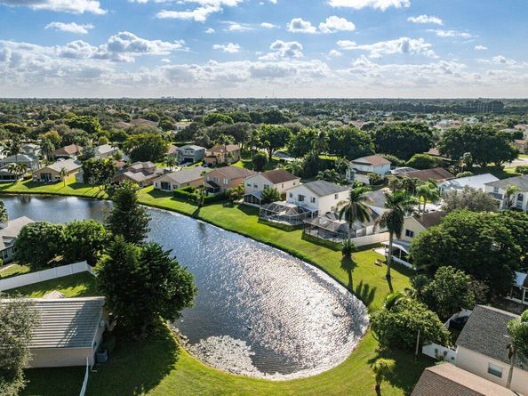 6353 Lansdowne Circle, Boynton Beach FL 33472