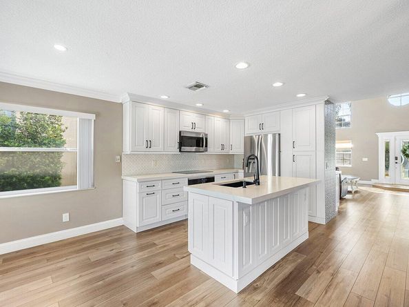 6353 Lansdowne Circle, Boynton Beach FL 33472