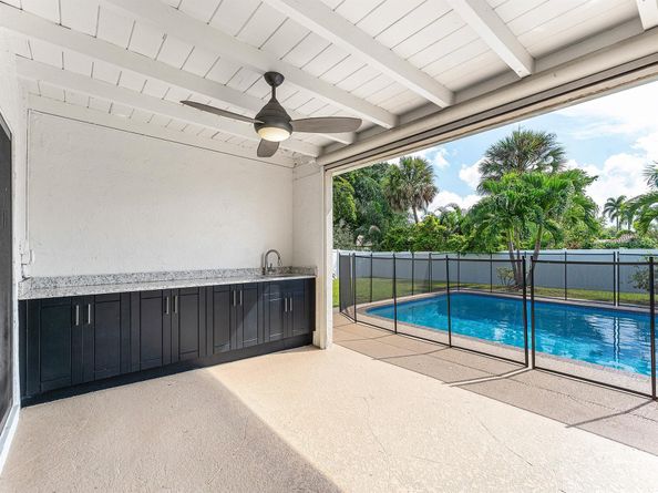 6738 S Grande Drive, Boca Raton FL 33433