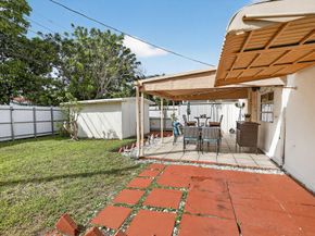1935 SW 67th Ter, North Lauderdale FL 33068