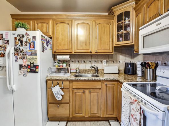 1935 SW 67th Ter, North Lauderdale FL 33068