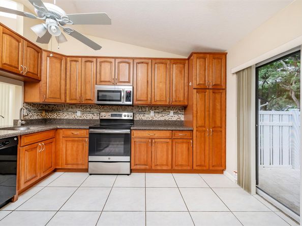 3272 Carambola Cir 3272, Coconut Creek FL 33066