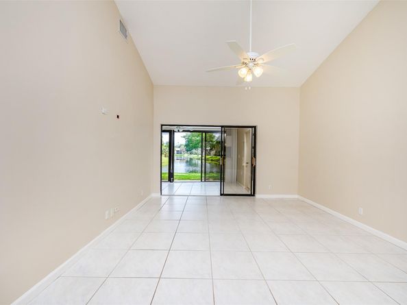 3272 Carambola Cir 3272, Coconut Creek FL 33066