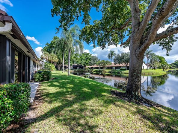 3272 Carambola Cir 3272, Coconut Creek FL 33066
