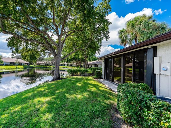 3272 Carambola Cir 3272, Coconut Creek FL 33066