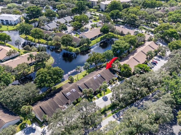 3272 Carambola Cir 3272, Coconut Creek FL 33066