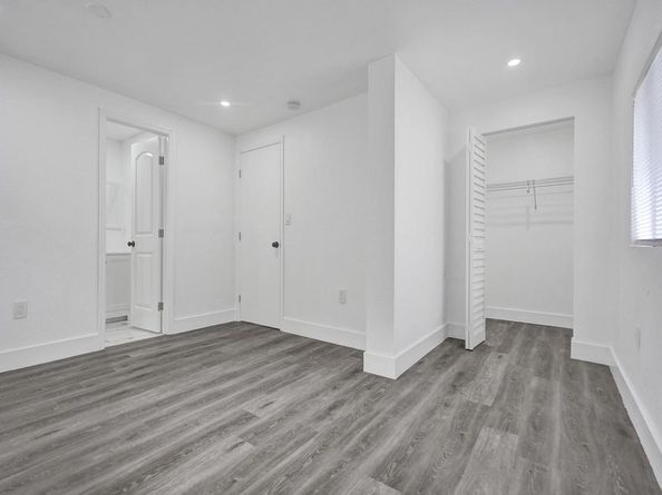 940 SW 28th St, Fort Lauderdale FL 33315