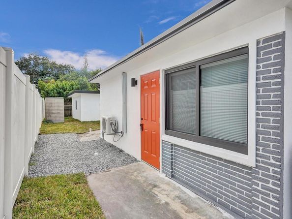 940 SW 28th St, Fort Lauderdale FL 33315