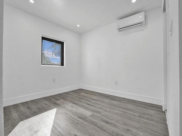 940 SW 28th St, Fort Lauderdale FL 33315